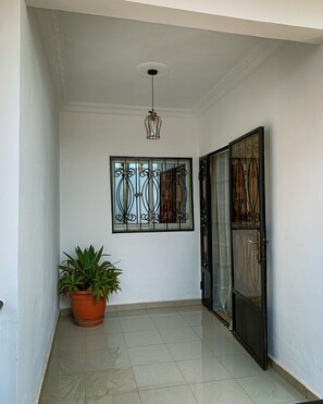 Interior - Appartement Chic et Chaleureux (Yaoundé)