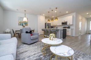 TV connectée, jeux vidéo, table de tennis de table