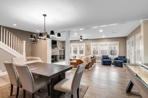 Riverside Retreat!  3 minutes to campus!