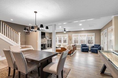 Riverside Retreat!  3 minutes to campus!