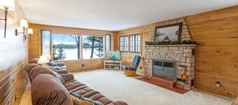 Sunrise Shores | Fun lakehome on Chain, dock, water toys, firepit, doggies ok