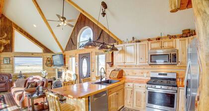 Roberts Home w/ Western Decor & Mountain Views!