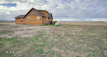 Roberts Home w/ Western Decor & Mountain Views!