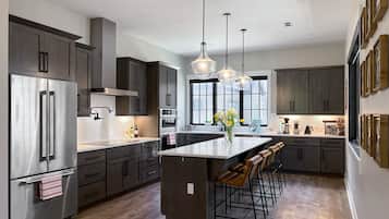 Chalet, 4 kamar tidur | Dapur pribadi | Lemari es, oven, mesin pembuat kopi/teh, dan ketel listrik