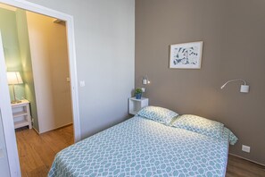 1 soverom, safe på rommet, strykejern/-brett og reiseseng for barn