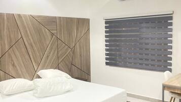 Deluxe Apartment | 2 bedrooms, individually decorated, iron/ironing board, free WiFi