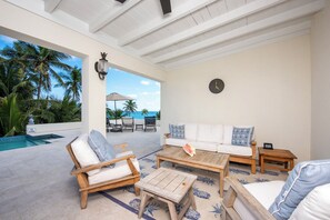 TV - New Luxury Home Pink Sand Beach w/Heated Pool (Governors Harbour)