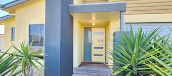 Sandy Feet Retreat - Family fun and pet friendly inside! Bring the furbabies!