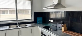 Sandy Feet Retreat - Family fun and pet friendly inside! Bring the furbabies!