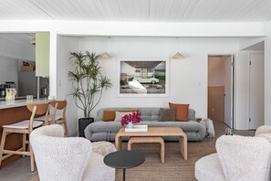 TV, peis og bordtennis