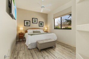 3 bedrooms, iron/ironing board, WiFi, bed sheets - Pool Home in SE Cape! Amazing Location! (Cape Coral)