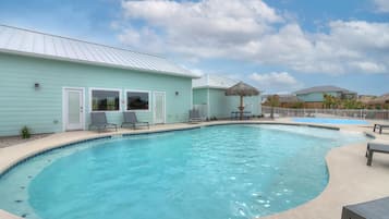 Et oppvarmet basseng