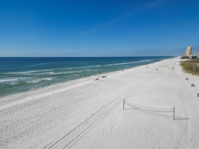 Luxury Beach Front Townhouse – 4BR/3.5 BA Slps 14!