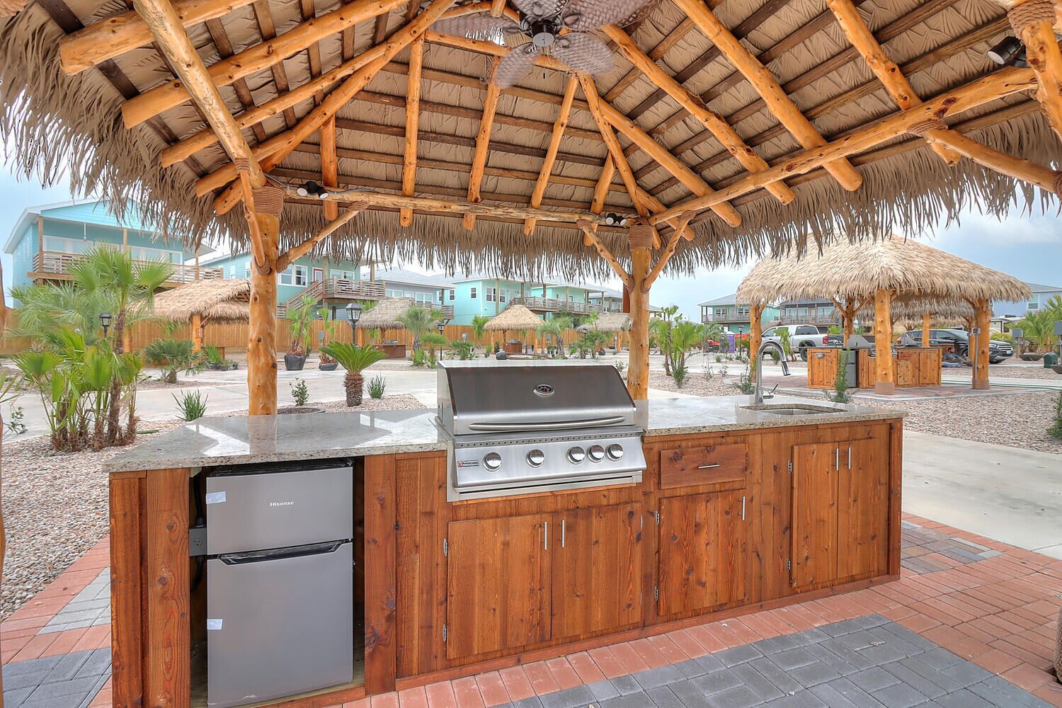 Community Pool, In Town, Dog Park, Fishing, Wifi, Laundry Room, Walking Paths