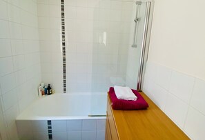 Hårtørrer, håndklæder, Sæbe, Shampoo