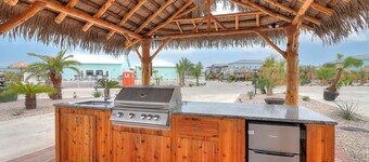 SFRV10 FREE ELECTRIC! FREE WIFI! FREE LAUNDRY! Heated Pool, Golf Cart Access