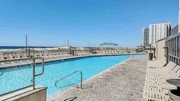 Innenpool, beheizter Pool