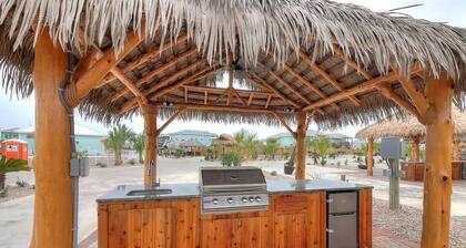 Port Aransas RV Getaway: Free WiFi, Pool & Near Ocean Fun!