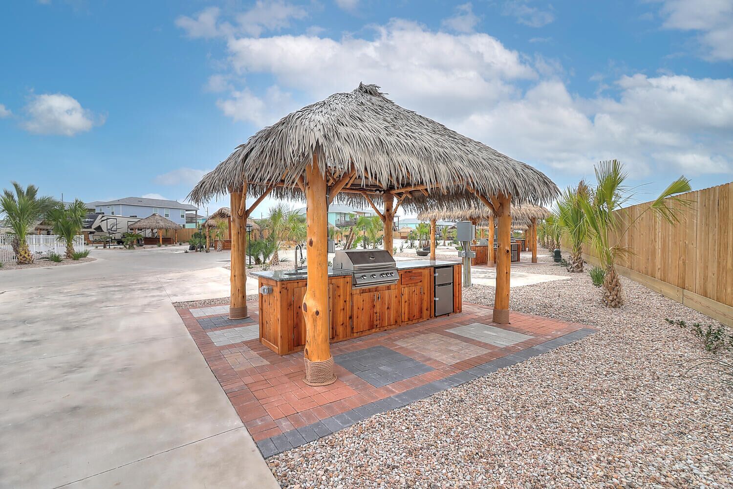 Community Pool, In Town, Dog Park, Fishing, Wifi, Laundry Room, Walking Paths