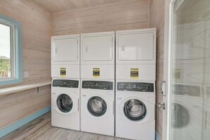 Interior - Port Aransas RV Getaway: Free WiFi, Pool & Near the Beach! (Port Aransas)