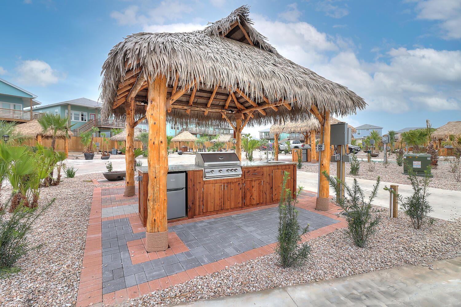Community Pool, In Town, Dog Park, Fishing, Wifi, Laundry Room, Walking Paths