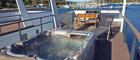 مغطس سبا خارجي