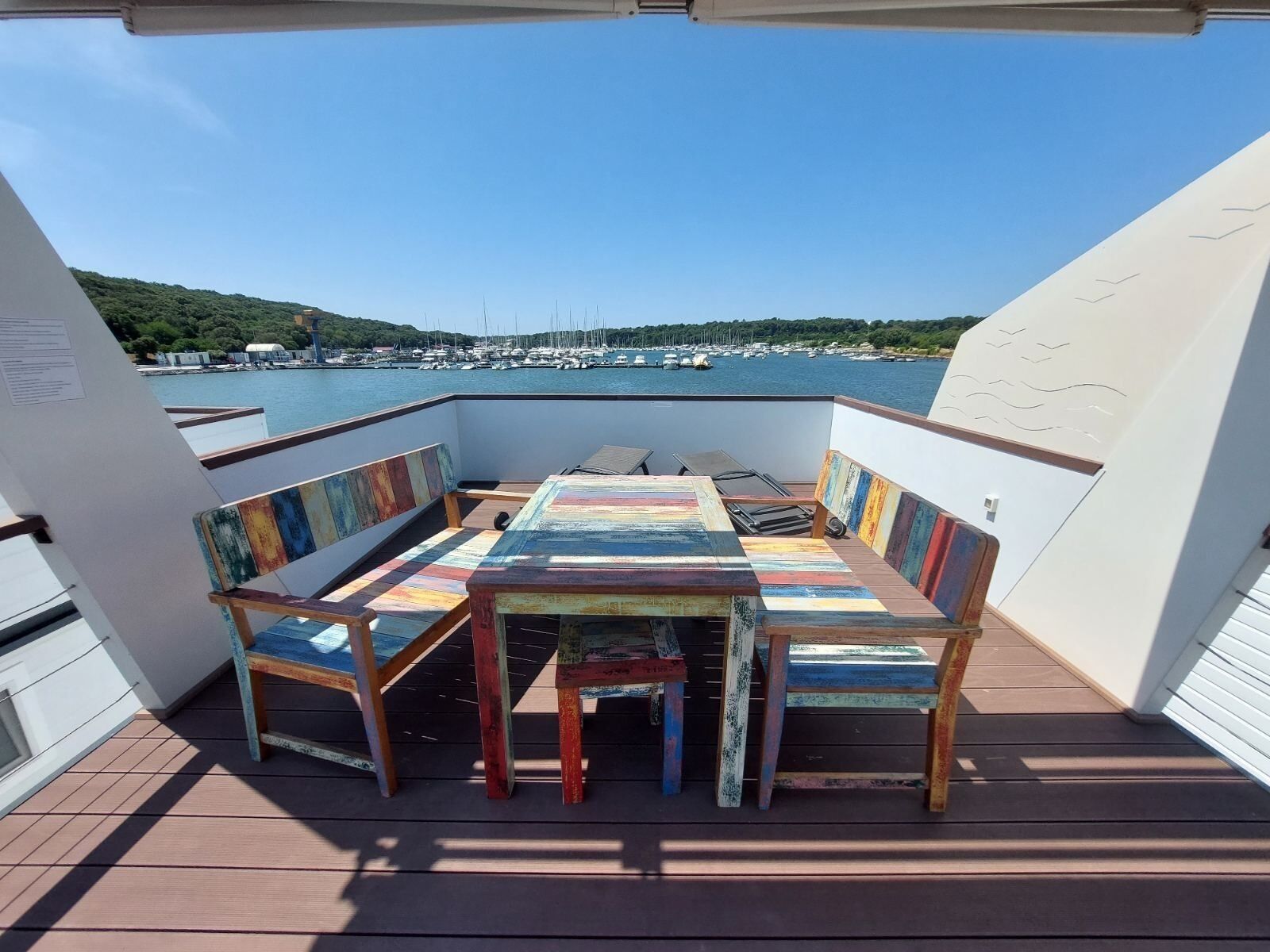 屋外ダイニングエリア