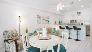 Interior - 5 Star, Amazing Location, Heated Pool, Dtown Cape (Cape Coral)