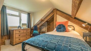4 bedrooms, iron/ironing board, travel crib, free WiFi