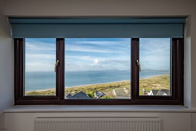 Four Bedroom Holiday Home With Views Over Cardigan Bay | Ty-Mari