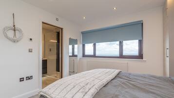 4 Schlafzimmer, Bügeleisen/Bügelbrett, WLAN, Bettwäsche