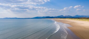 Four Bedroom Holiday Home With Views Over Cardigan Bay | Ty-Mari