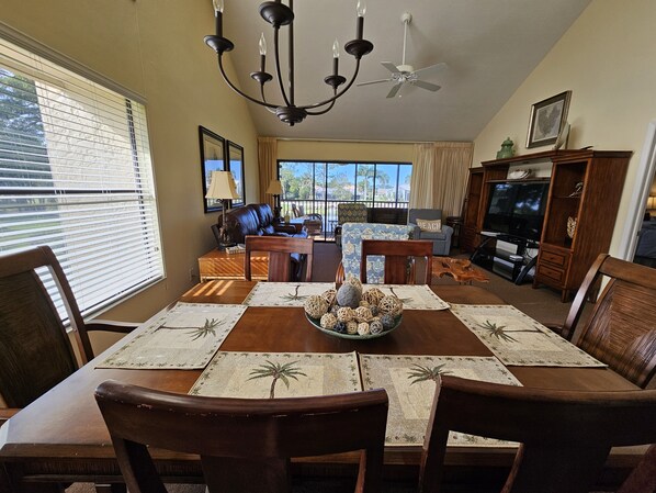 Interior - Corner condo with golf course views in The Forest (Fort Myers)