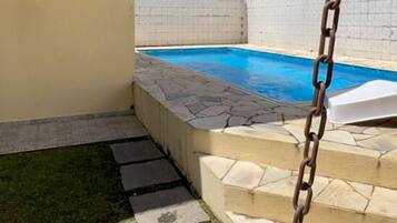 Kolam renang outdoor