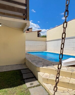 Kolam renang terbuka 