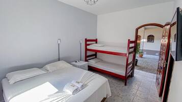 Standard Quadruple Room | 1 bedroom, bed sheets