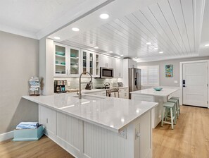 Fridge, microwave, oven, stovetop - Stunning Beach Front Penthouse: *Rare Sunrise/ Sunset Views from Private Sundeck (Sanibel)