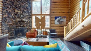 Televisión y chimenea 