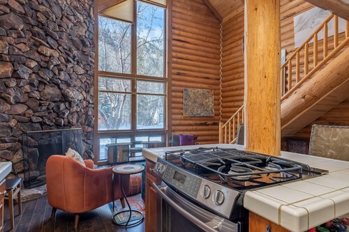 Wood River Cabin - Pet Friendly & Walking Distance to River Run