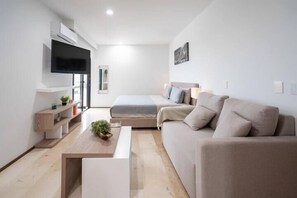 アイロン / アイロン台、WiFi (無料)、ベッドシーツ