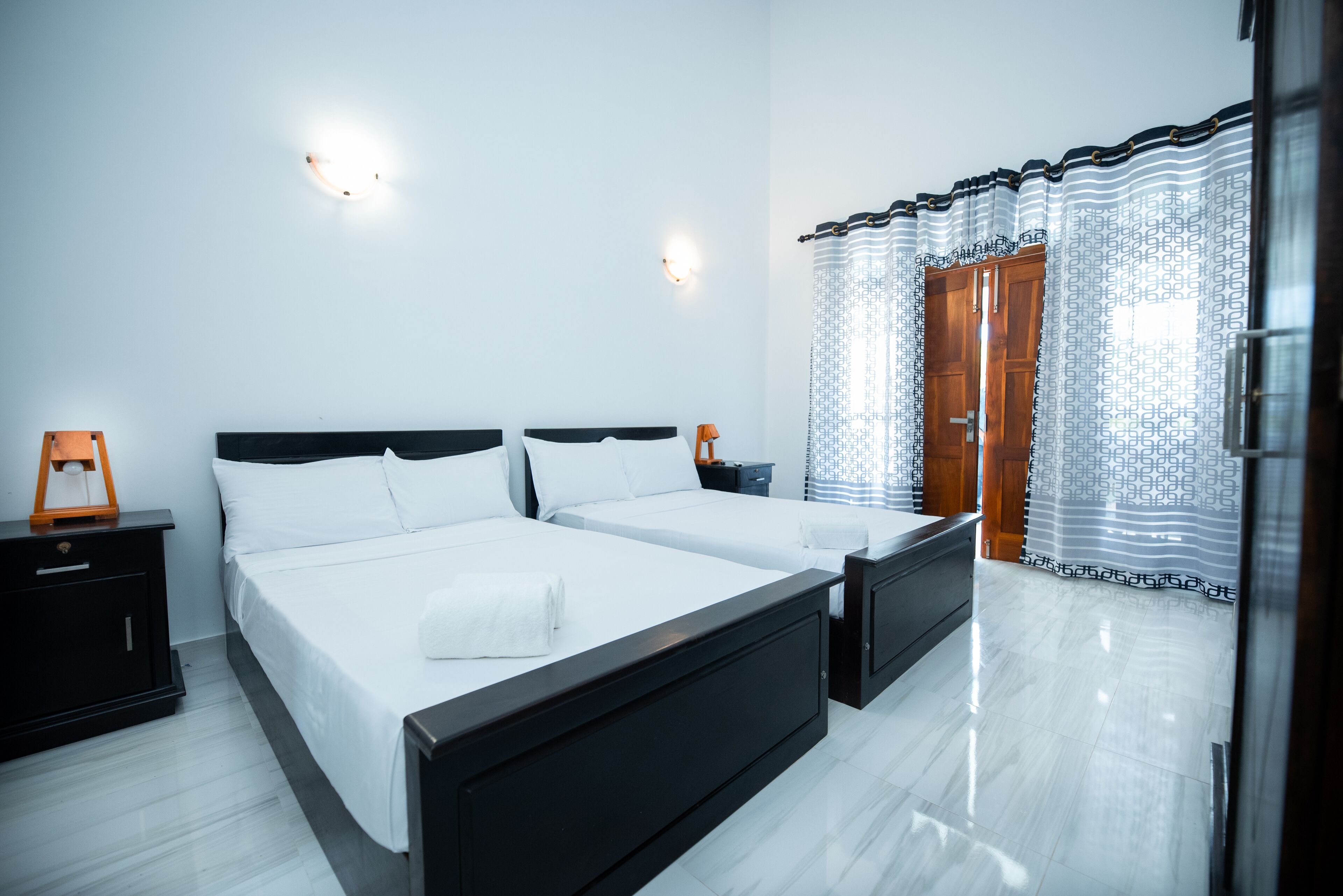 Deluxe Twin Room | Individually furnished, desk, free WiFi, bed sheets