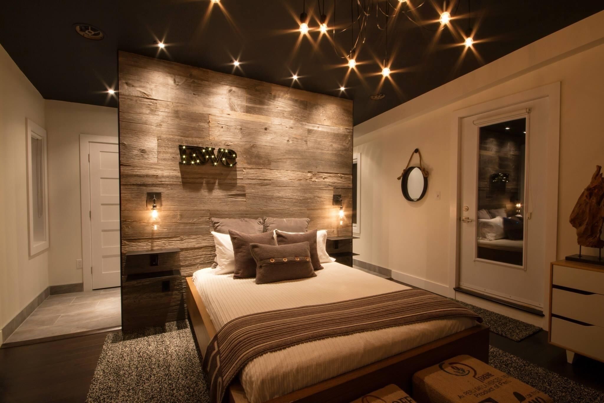 2 soverom, skrivebord, strykejern/-brett og wi-fi (inkludert)