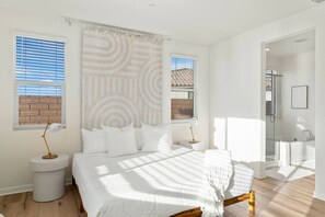 4 soverom, skrivebord, wi-fi og sengetøy