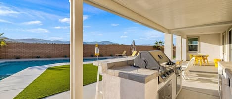 تناول الطعام بالخارج