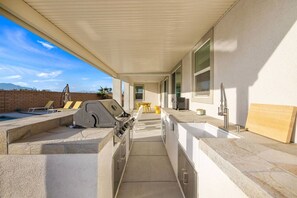 Terrace/patio - Sands of Luxury: Stylish Oasis W/ Pool & Jacuzzi (Indio)