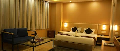 Bureau, espace de travail pour ordinateur portable, Wi-Fi gratuit