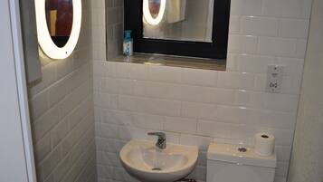 Felles sovesal – exclusive | Bad | Hårføner og håndklær