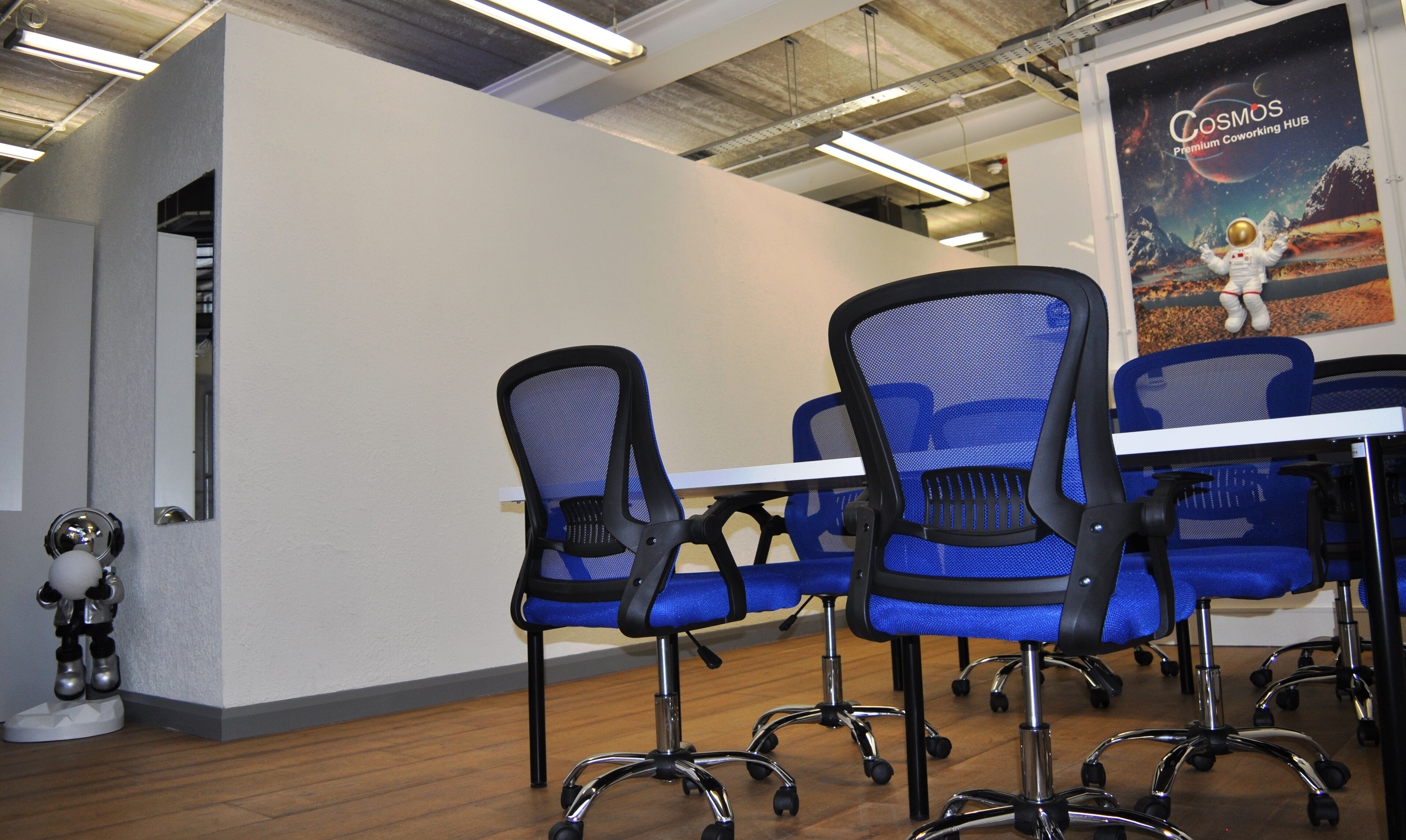 1-inch Smart TV with digital channels