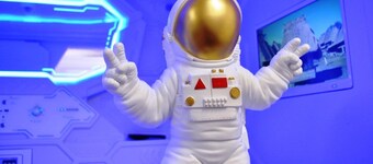 Cosmos capsule coworking hub London