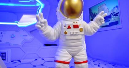 Cosmos capsule coworking hub London